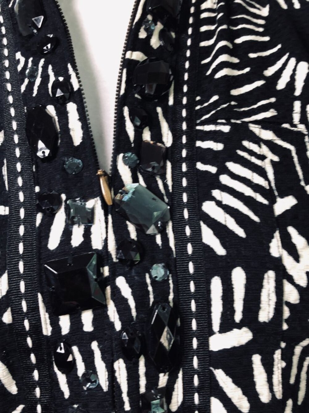VTG Rare📌Investments Embellished w/ Black Faceted Rhinestones B&W Blazer - Picture 8 of 14